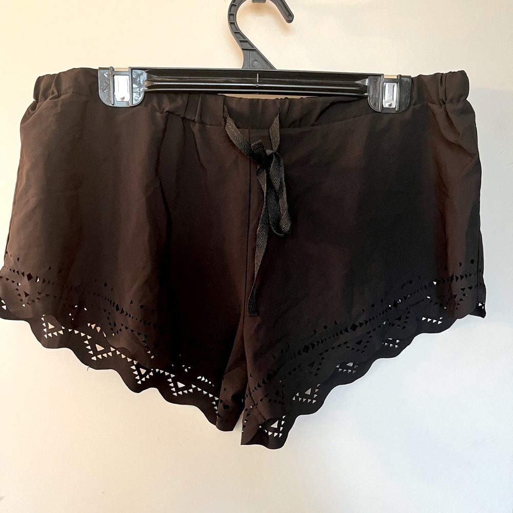 EMPYRE women’s drawstring shorts